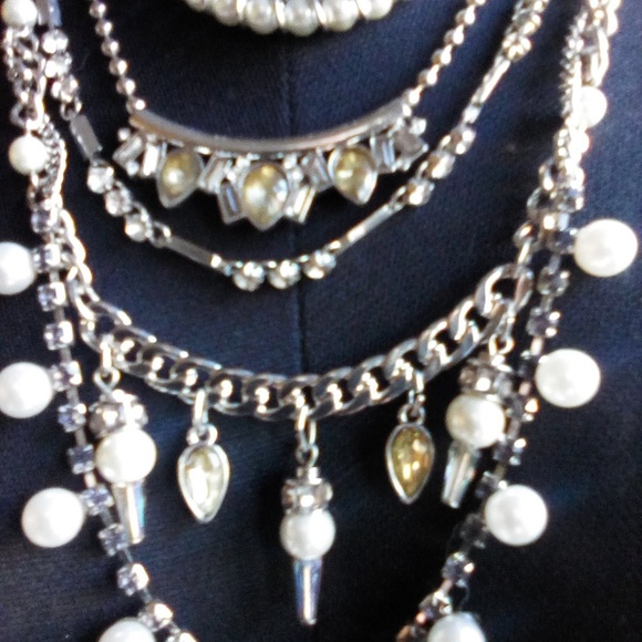 NWOT BCBG Generation multistrand necklace - Picture 3 of 4